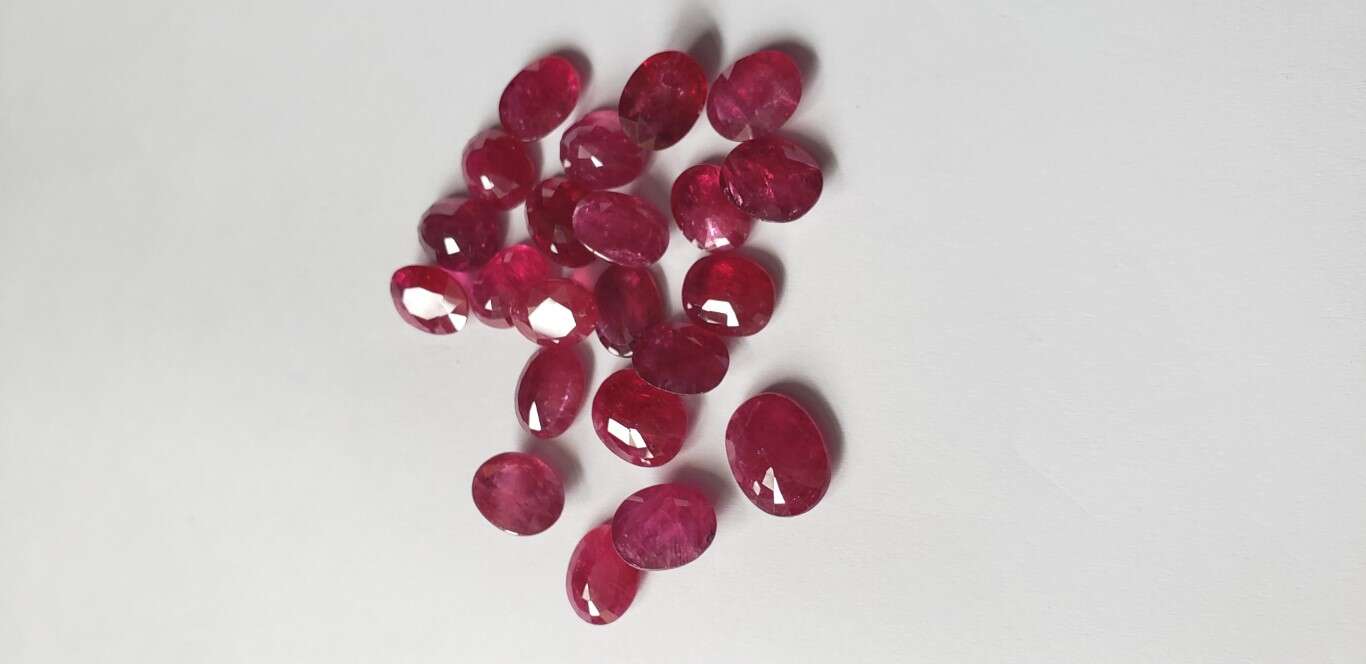 Ruby-Oval: 9mm x 7mm