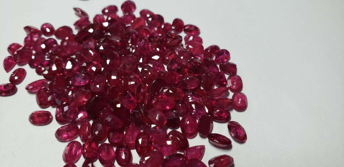 Ruby Oval: 7x5 - 4x3 Mix