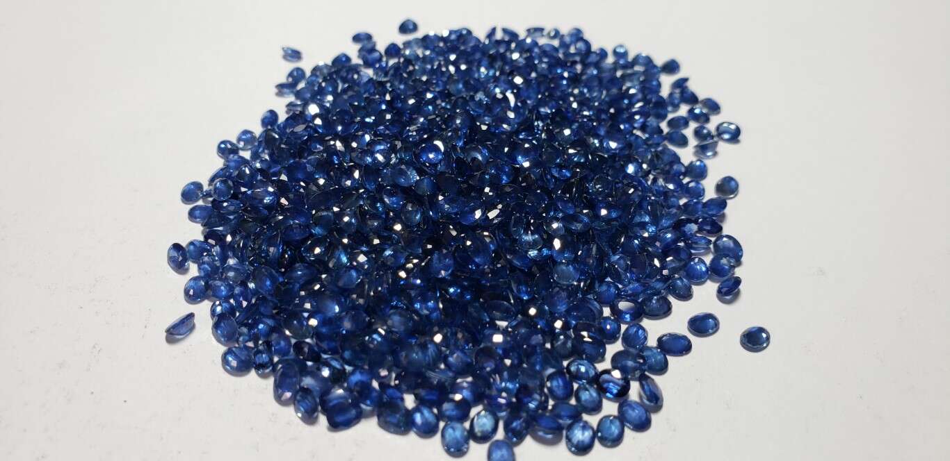 Blue Sapphire Oval: 4mm x 3mm