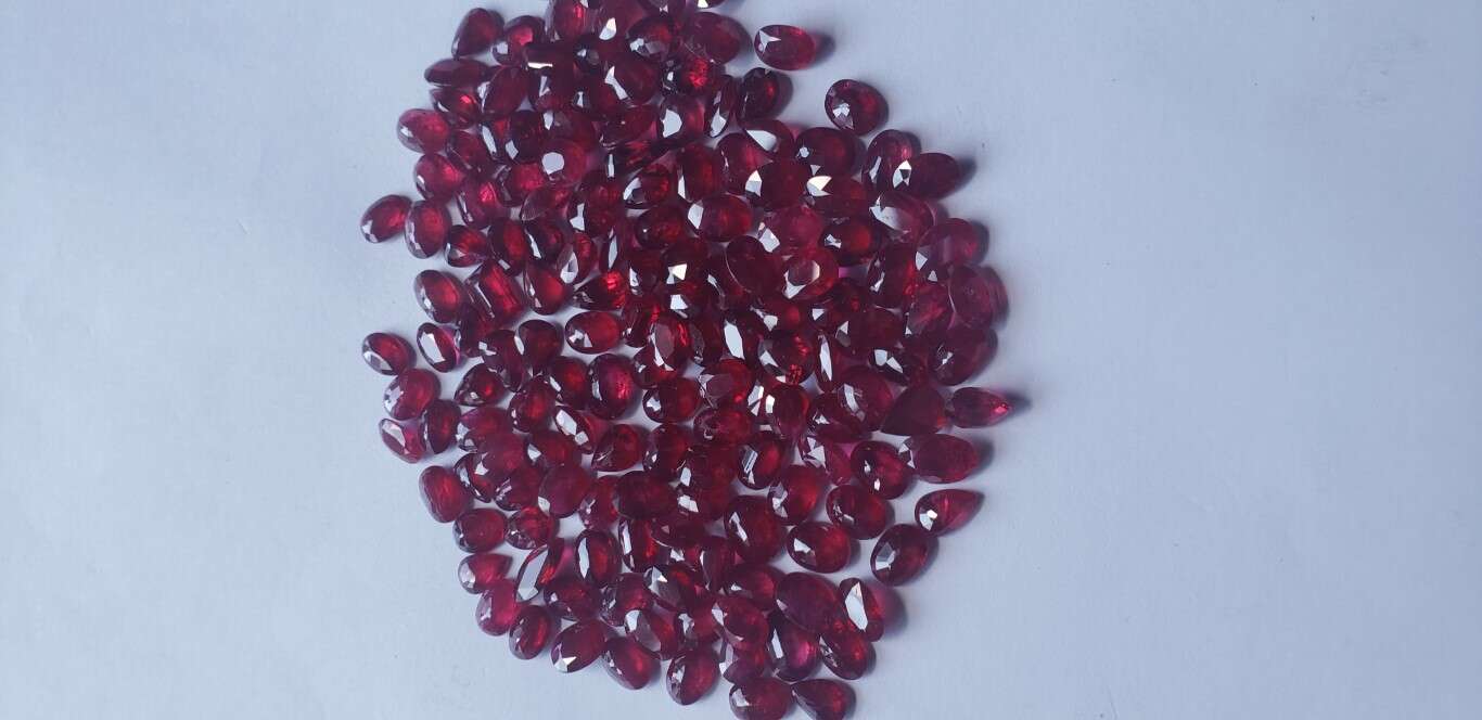Ruby-Oval: 7mm x 5mm