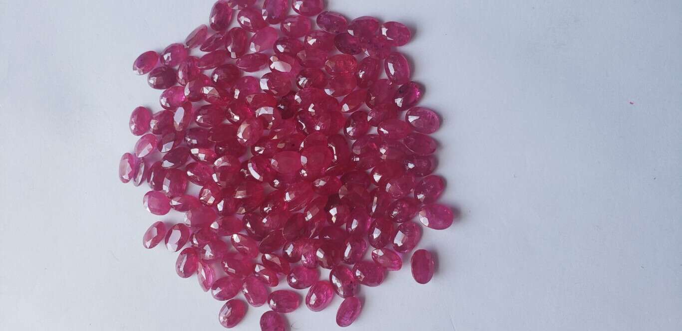 Ruby-Oval: 7mm x 5mm