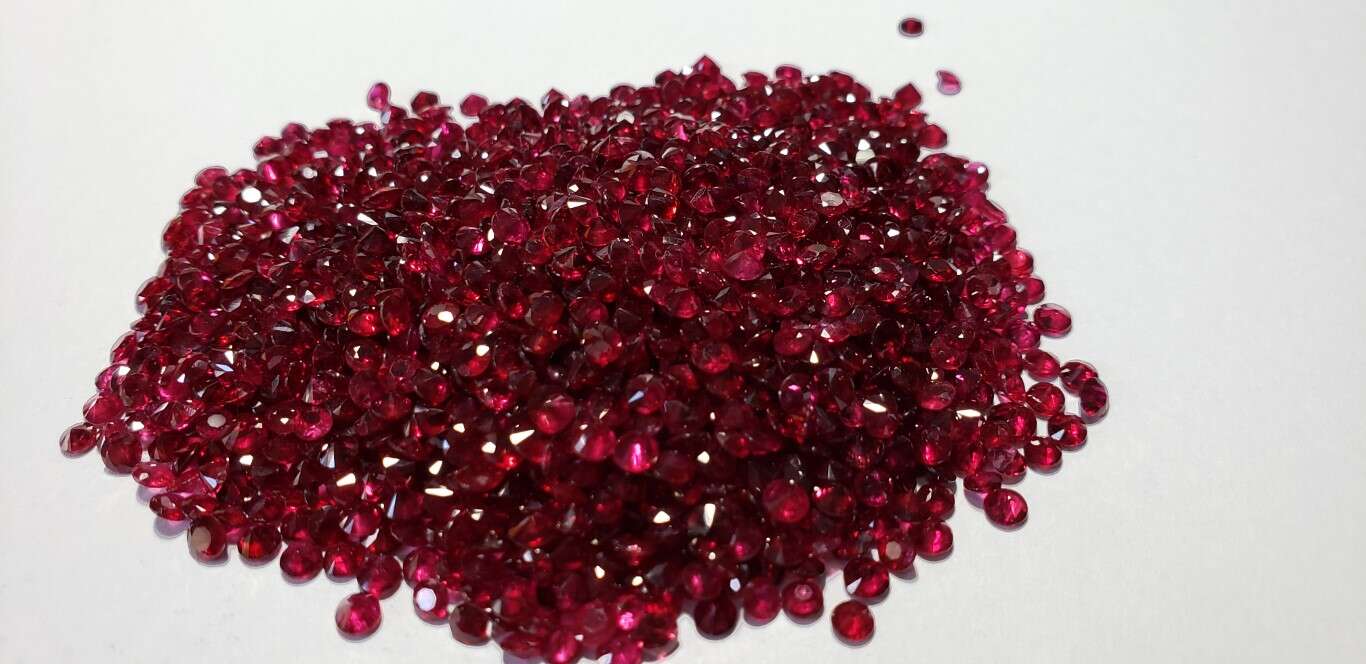Ruby Diamond Cut: 3mm - 3.5mm