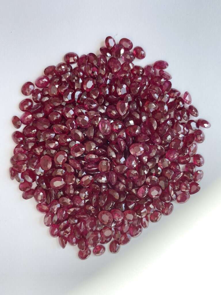Ruby-Oval: 5mm x 4mm