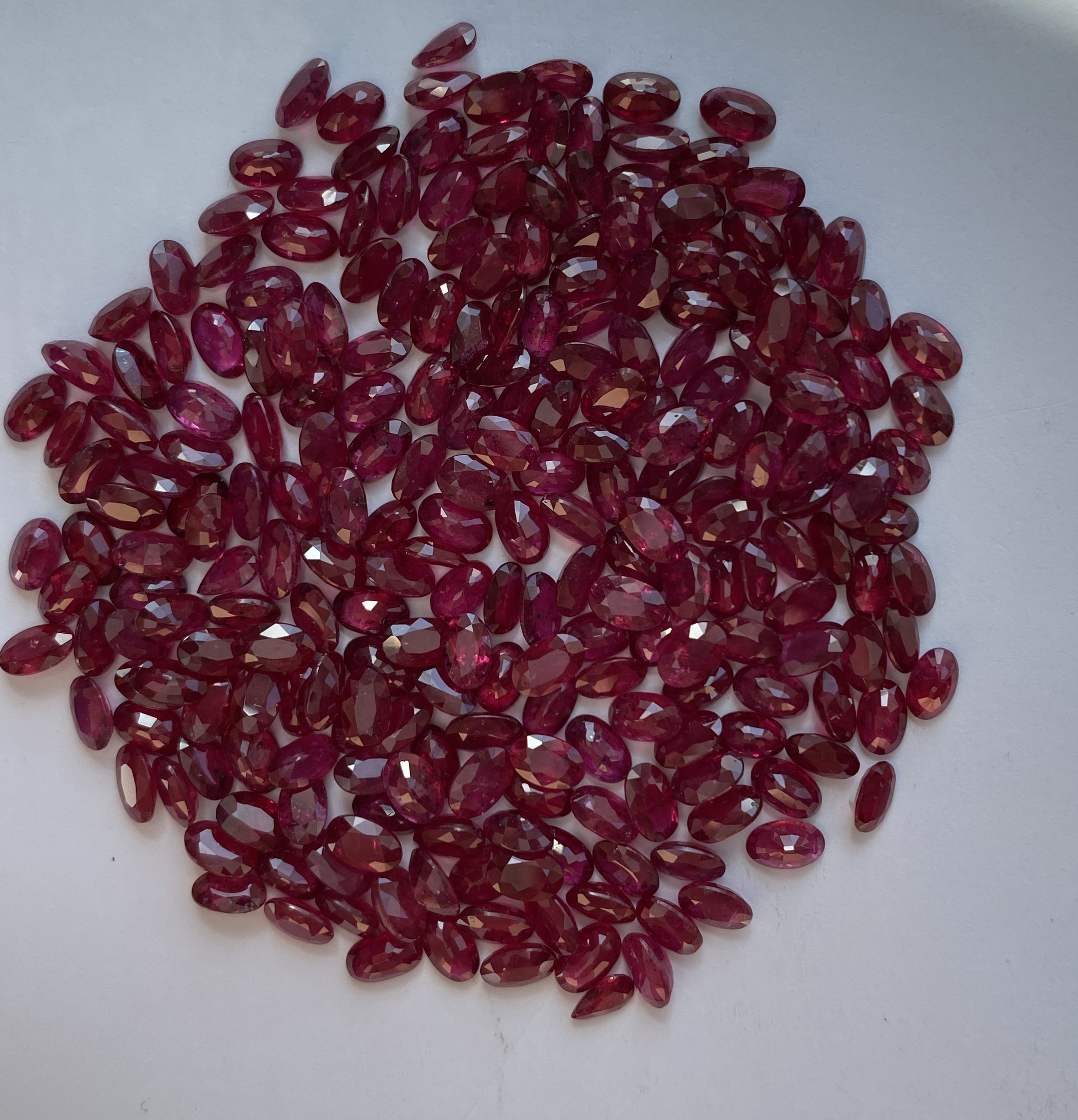 Ruby-Oval: 5mm x 3mm