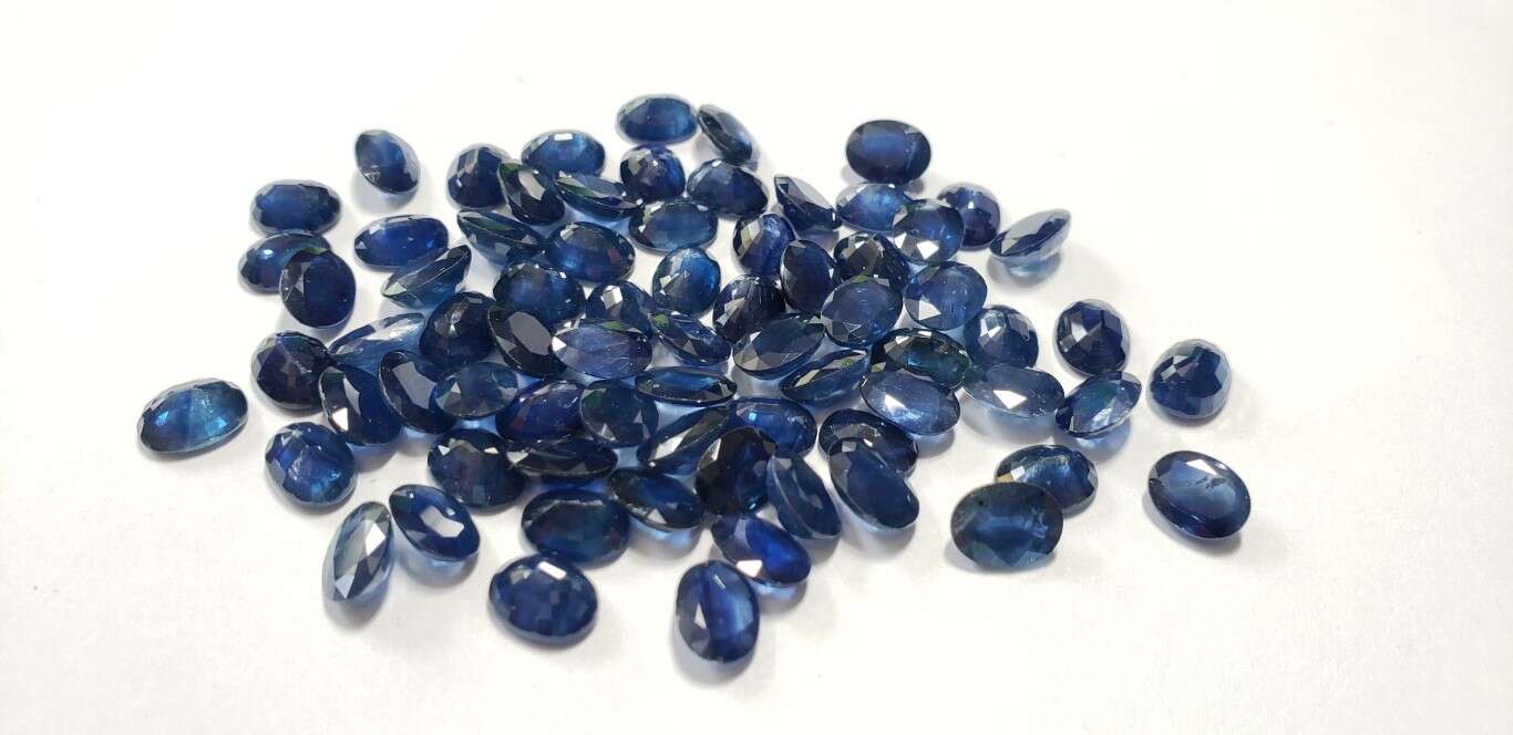 Blue Sapphire-Oval: 8mm x 6mm