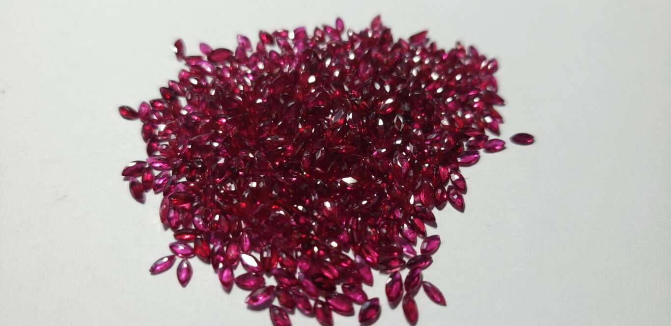 Ruby Marquise: 4mm x 2mm