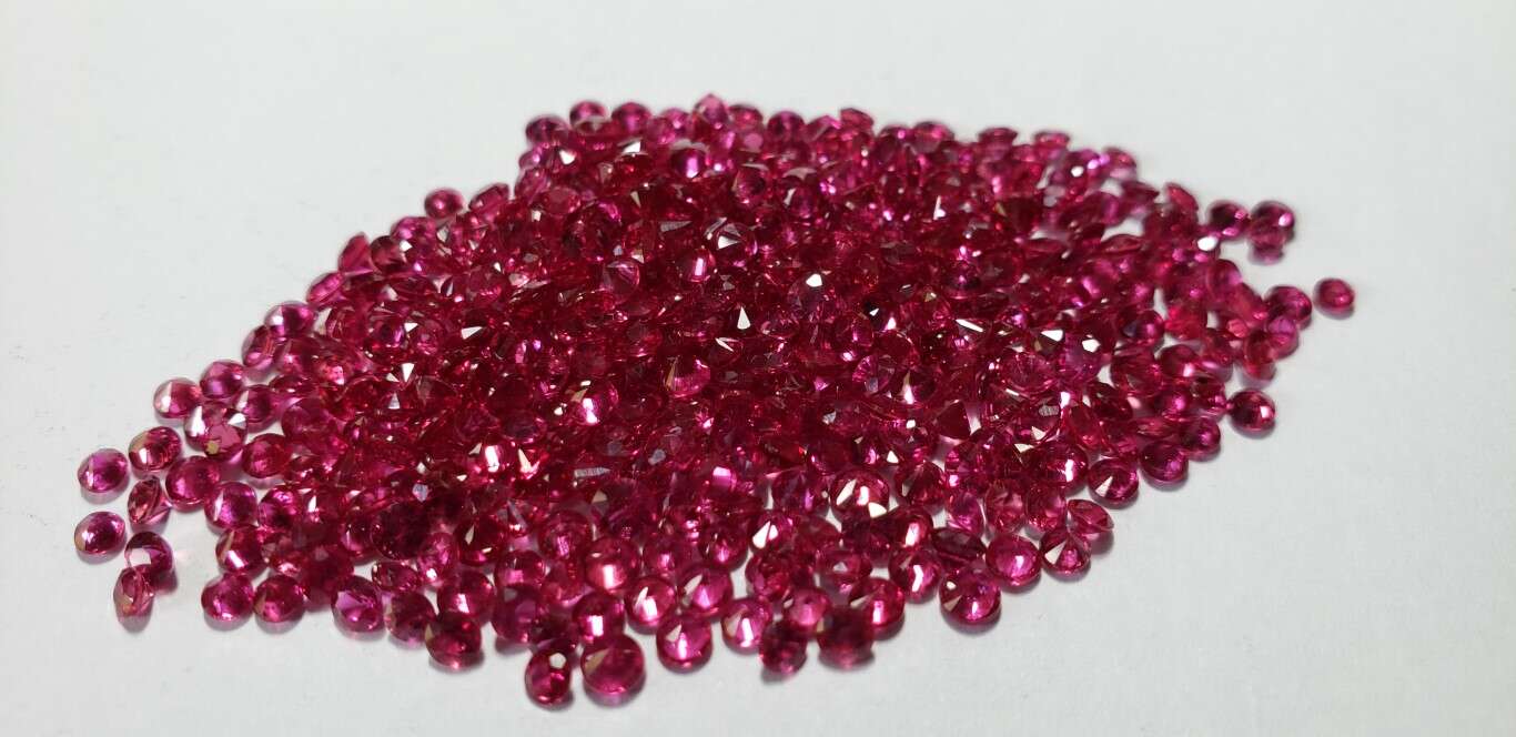 Ruby Diamond Cut: 2.5mm - 3mm