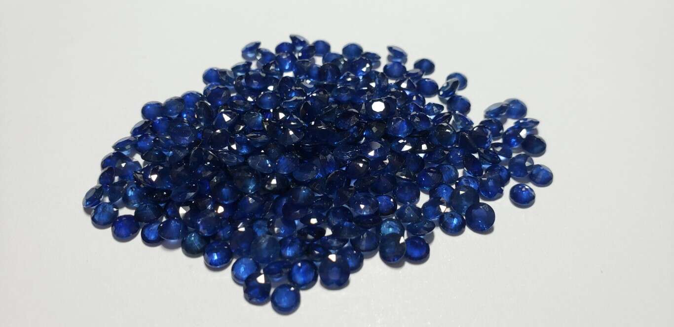 Blue Sapphire Round: 4mm - 4.5mm