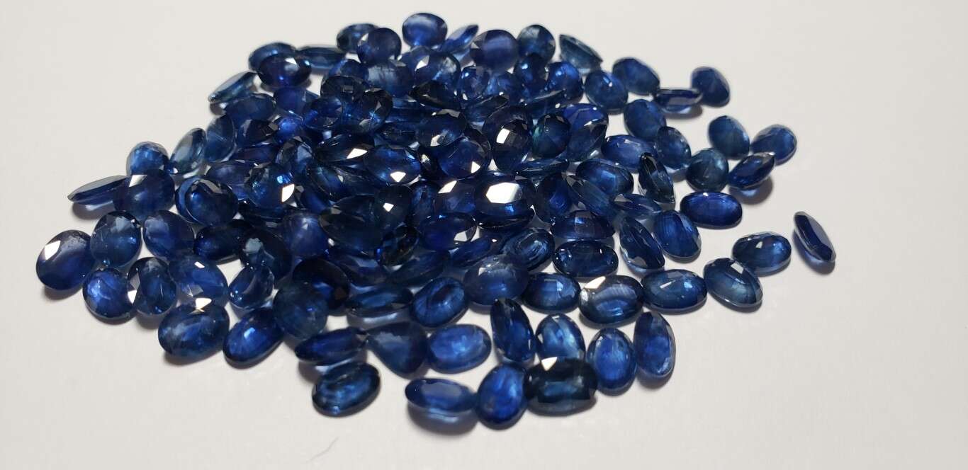 Blue Sapphire Oval: 7mm x 5mm