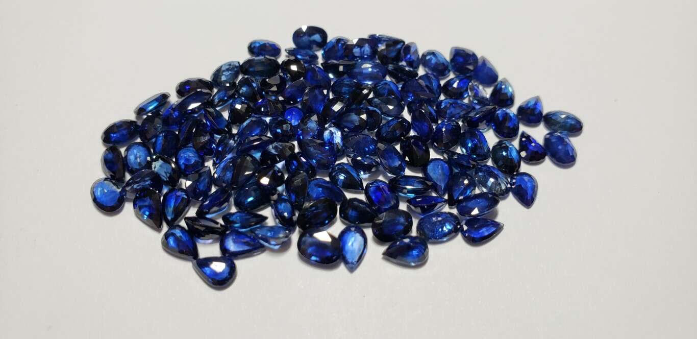 Blue Sapphire Oval: 6mm x 4mm