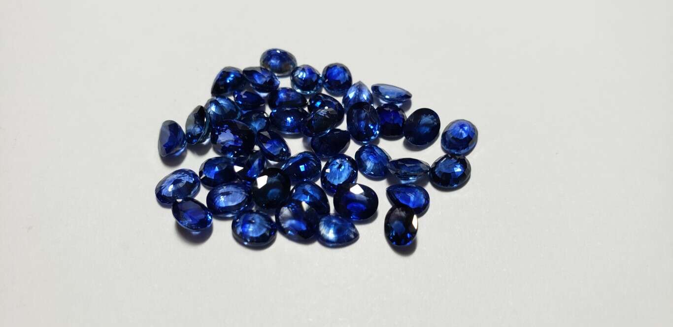 Blue Sapphire Oval: 5mm x 4mm