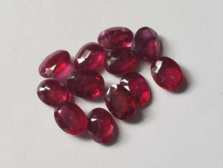 Ruby-Oval: 8mm x 6mm