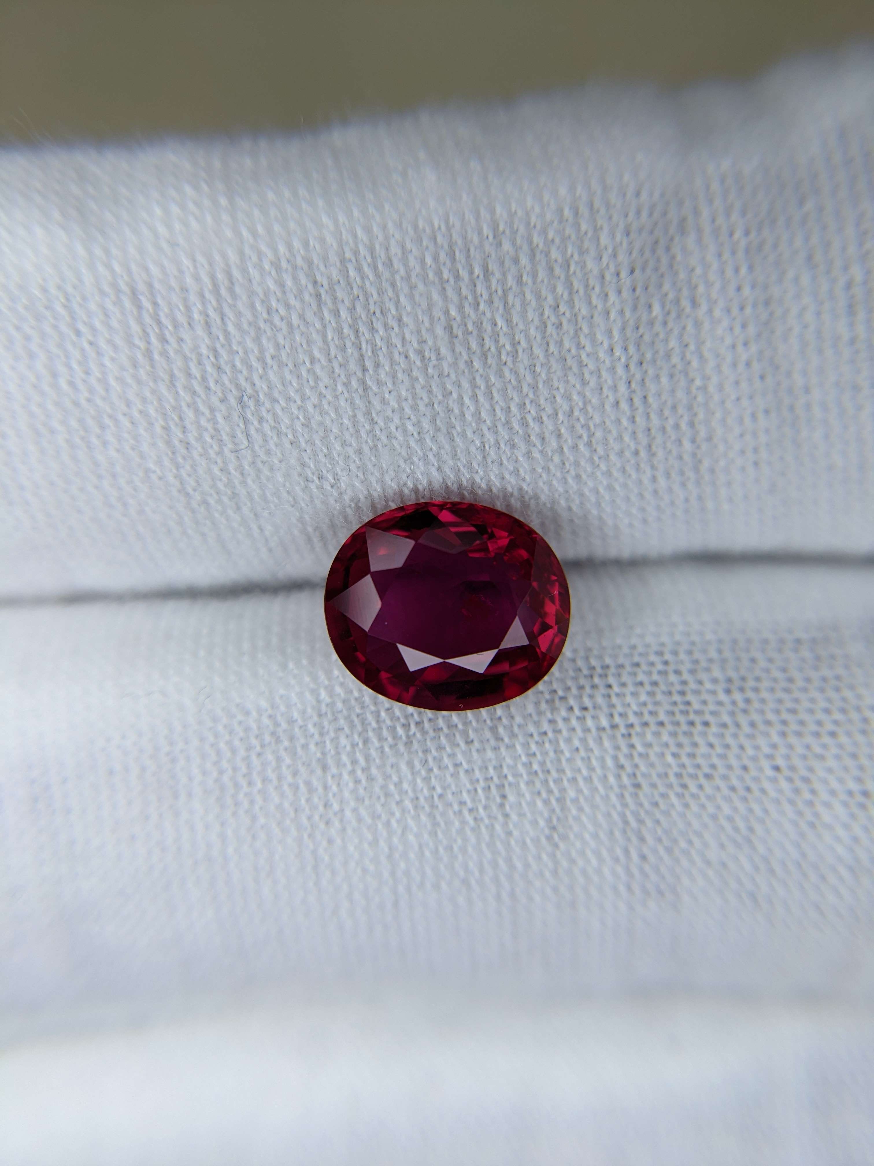 Ruby Oval: 3.14ct