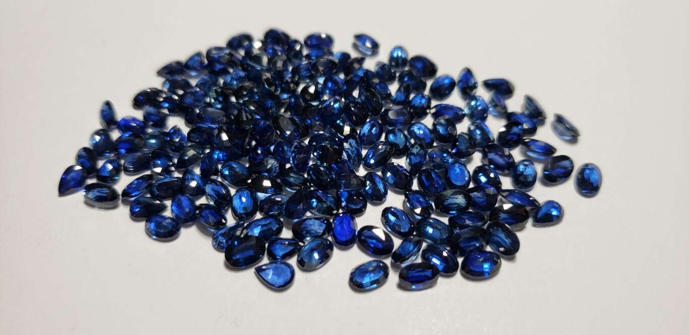 Blue Sapphire Oval: 6mm x 4mm