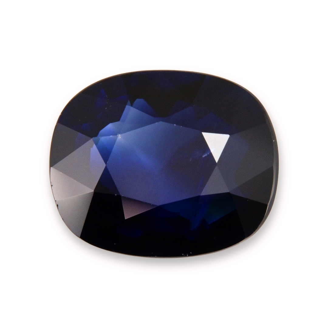 Sapphire Oval: 6.02ct