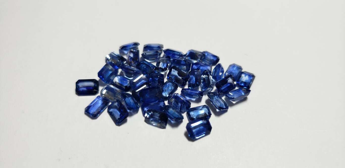 Ceylon Octagon: 6mm x 4mm