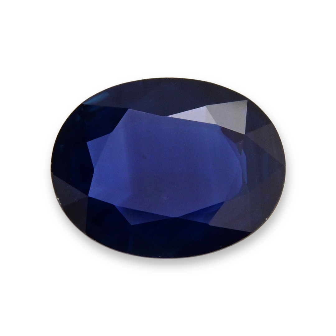 Sapphire Oval: 2.64ct