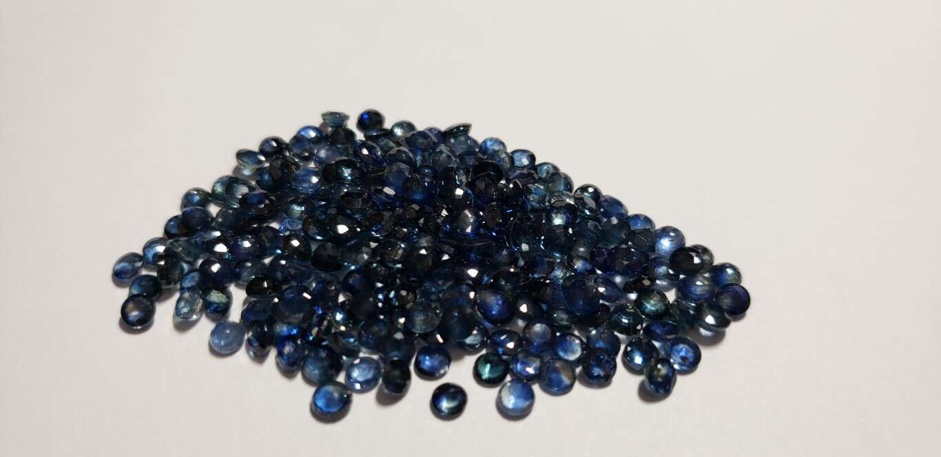 Blue Sapphire Round: 3.5mm - 4mm