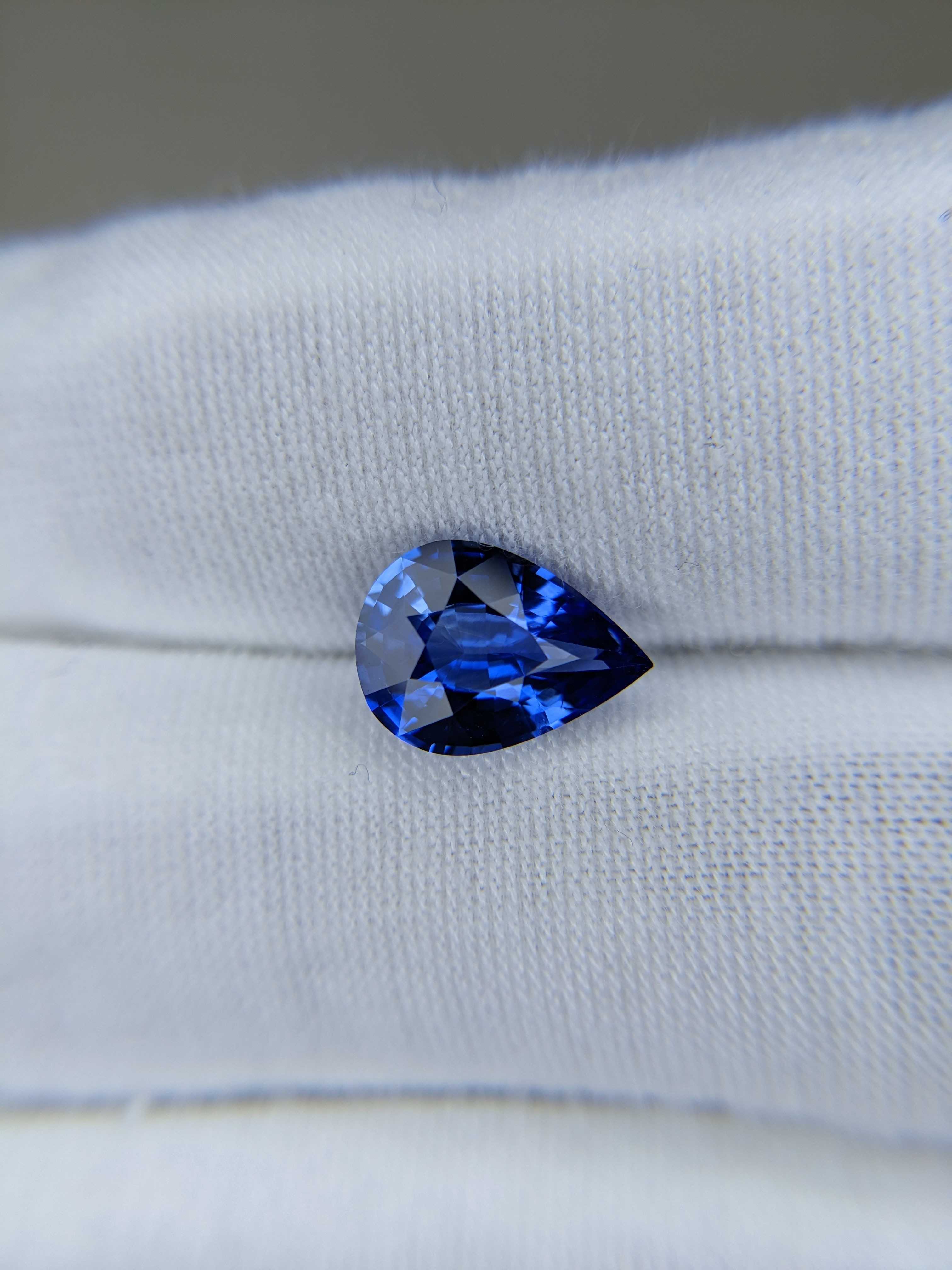 Blue Sapphire Pear: 3.04ct