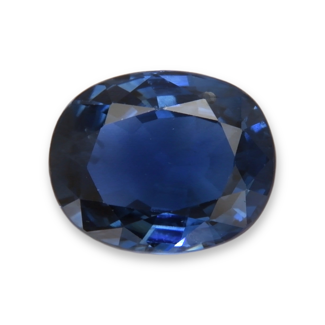 Sapphire Oval: 3.69ct
