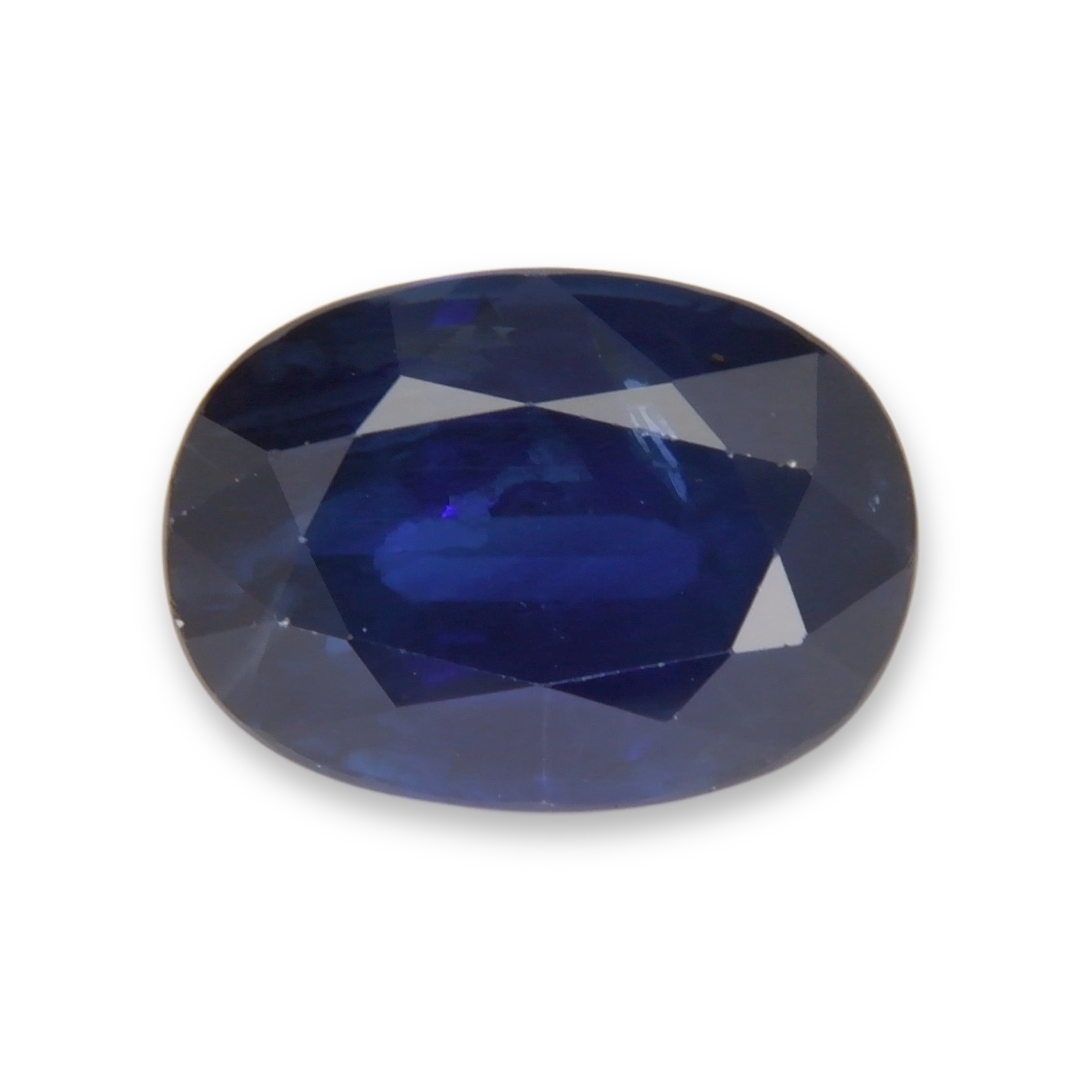Sapphire Oval: 3.76ct