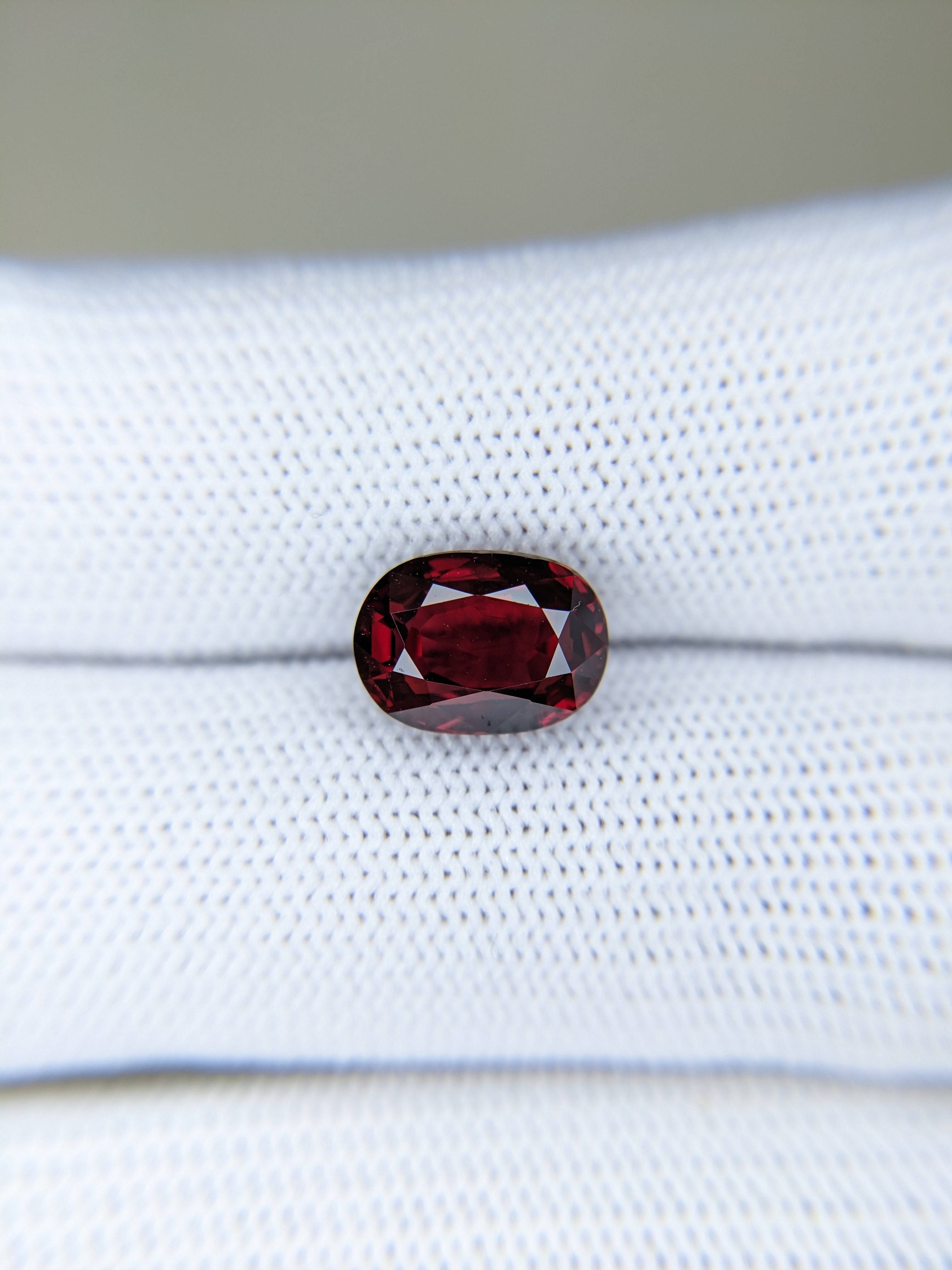 Ruby Oval: 4.01ct