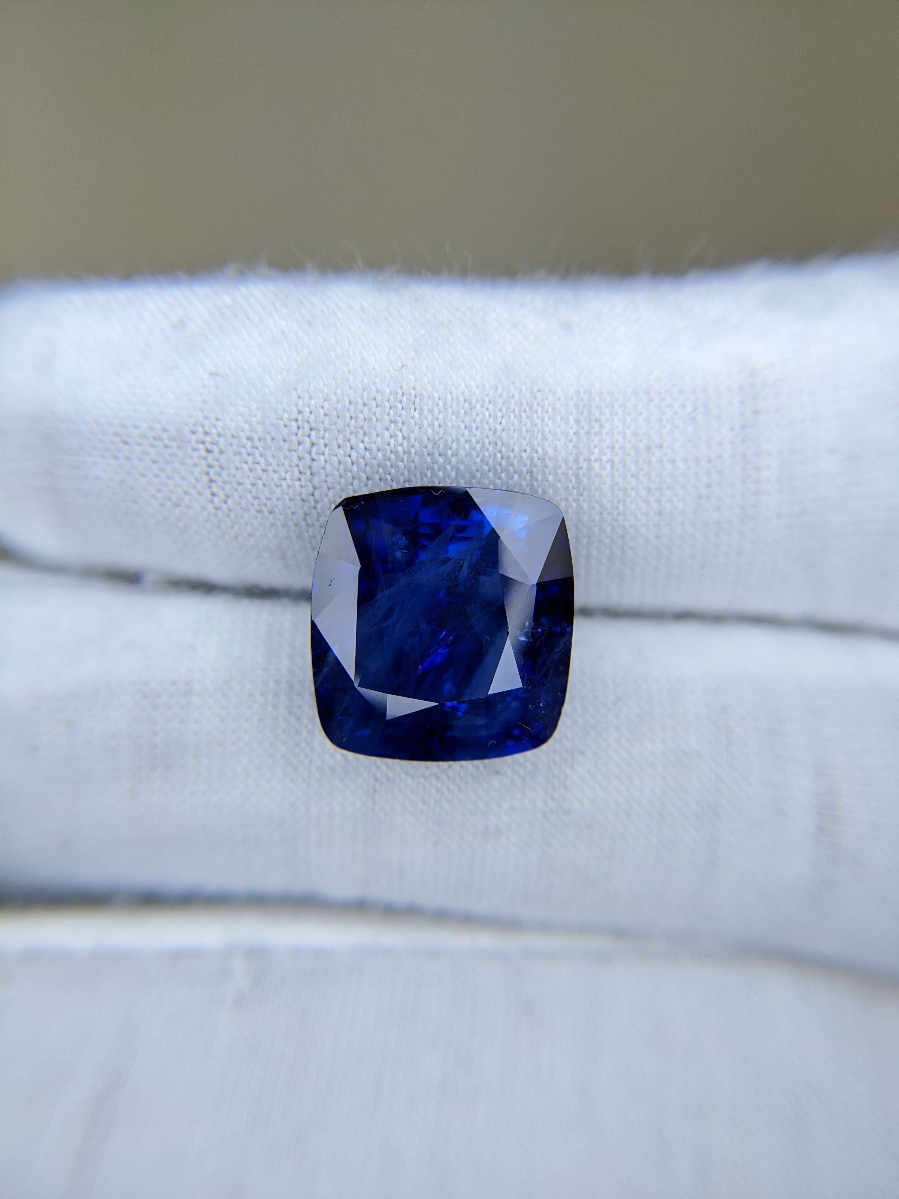 Blue Sapphire Cushion: 13.46ct