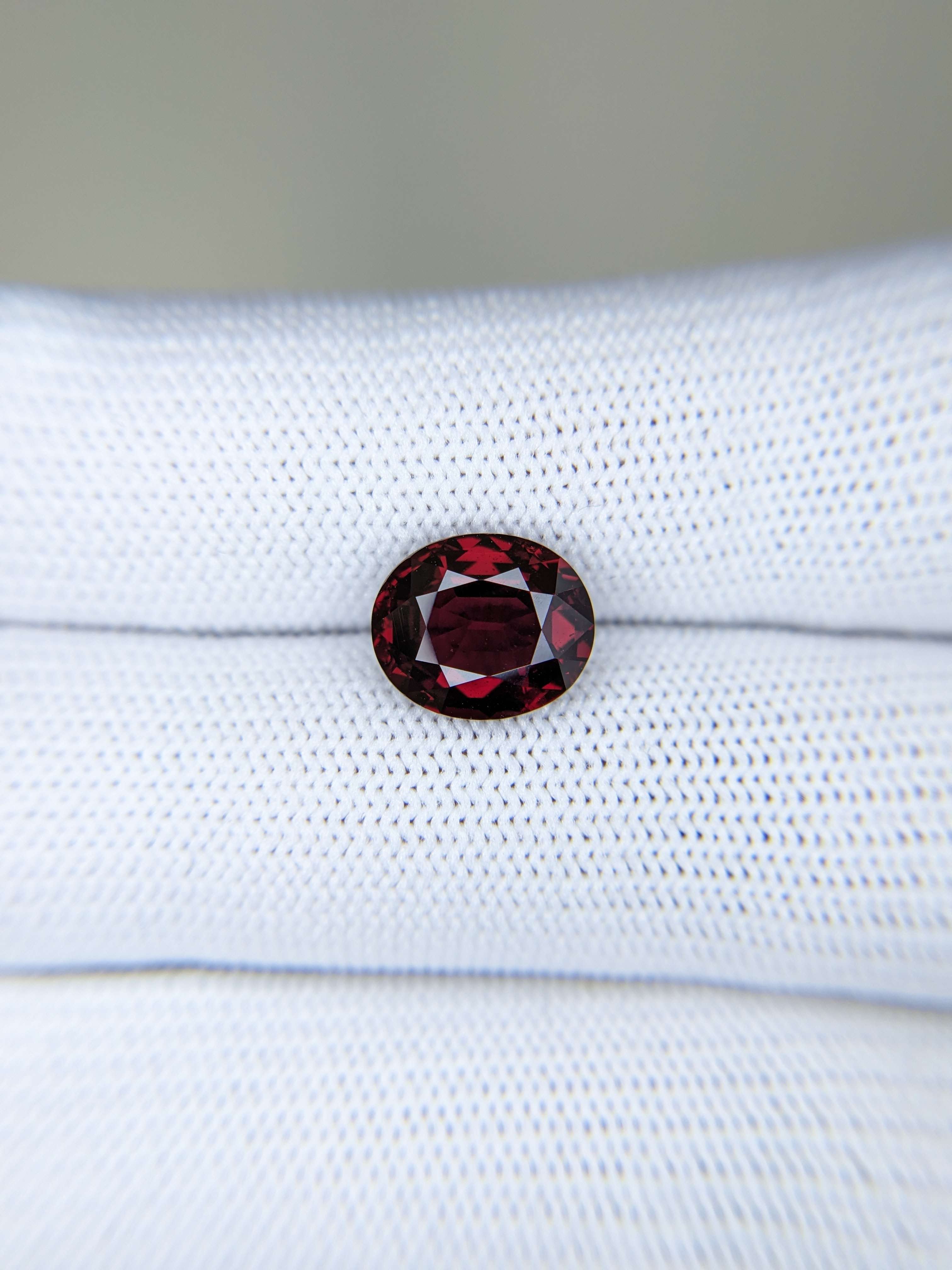 Ruby Oval: 4.03ct