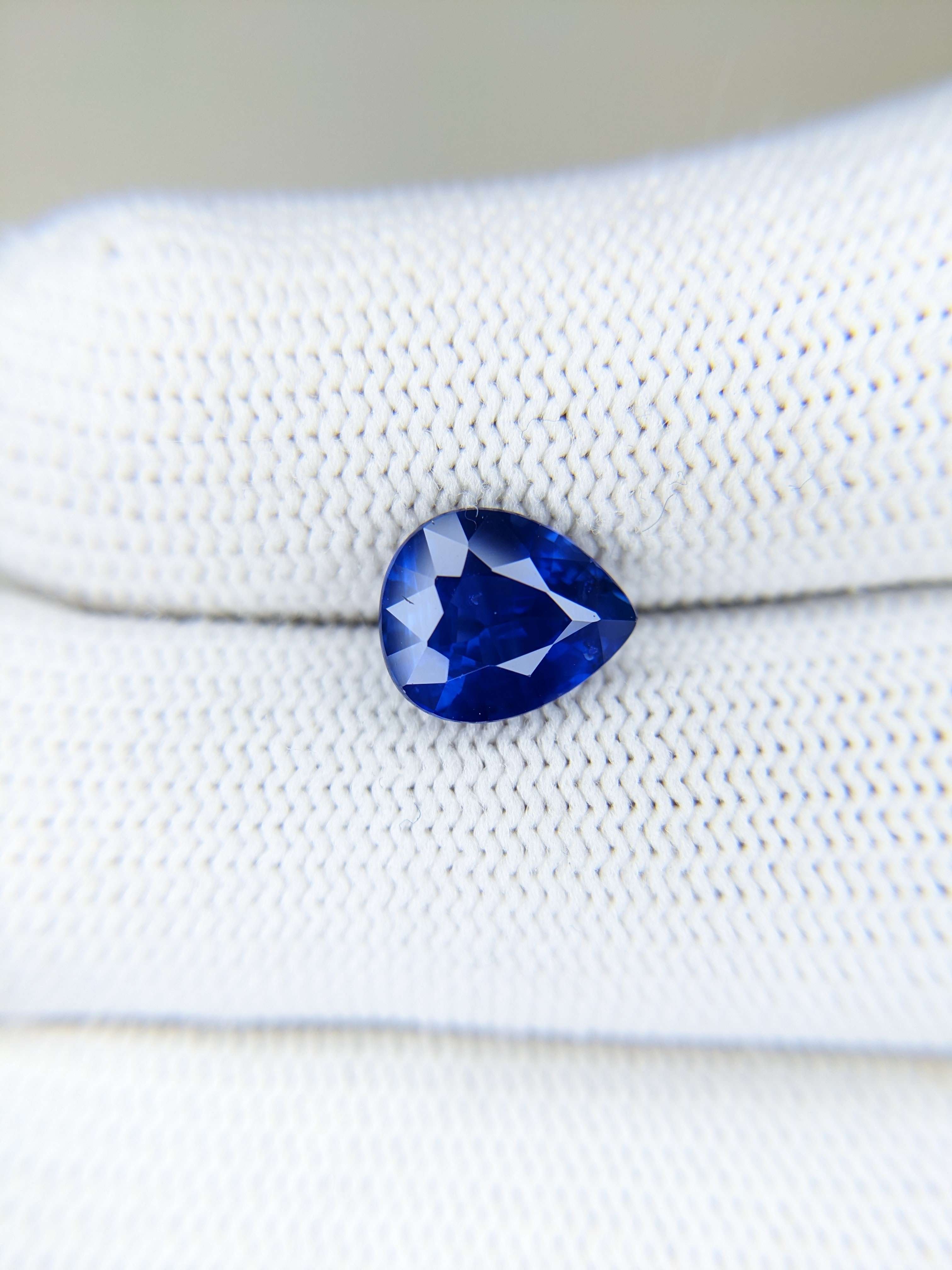 Sapphire Pear: 2.82ct