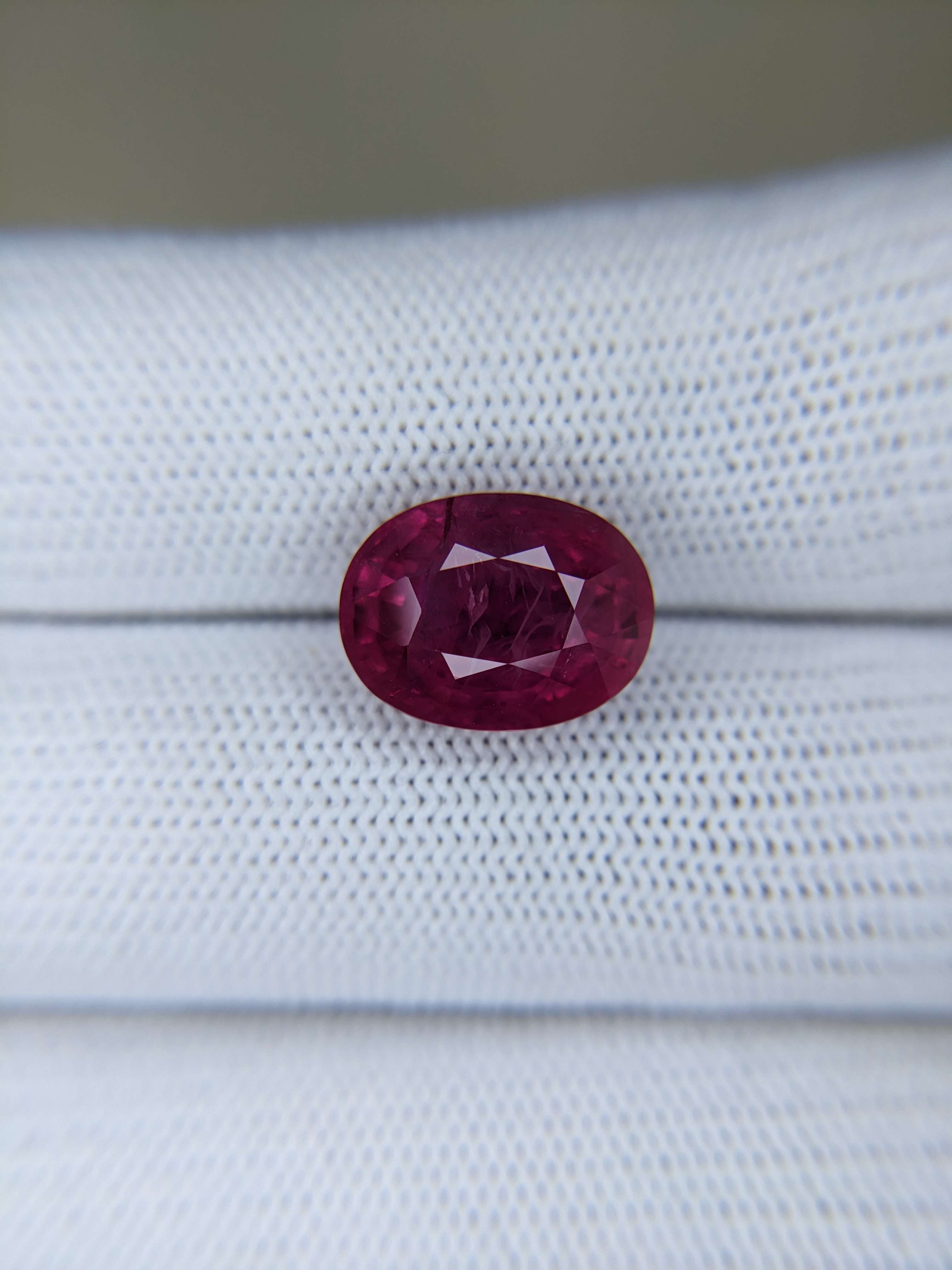 Ruby Oval: 7.75ct