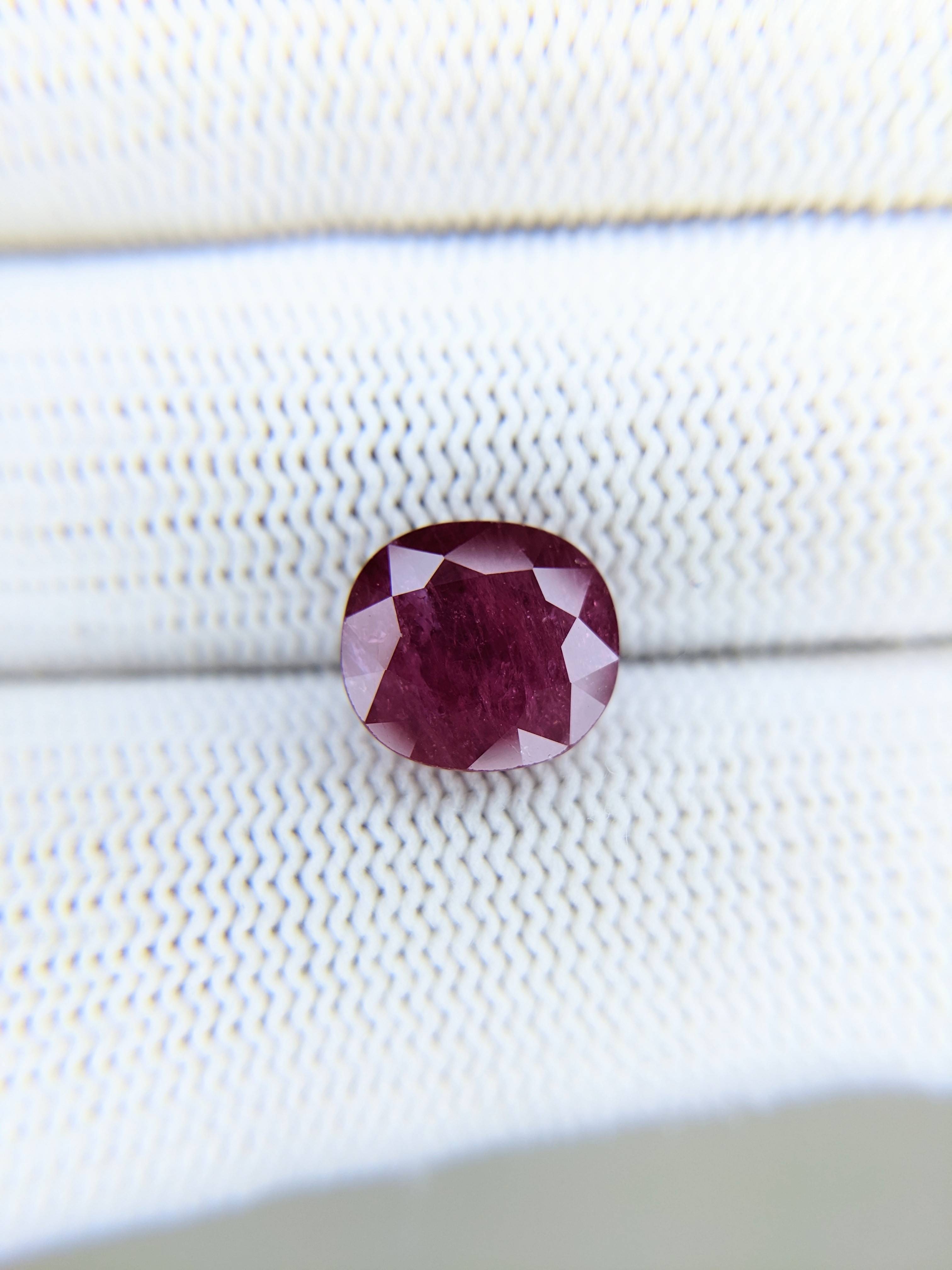 RUBY Oval: 4.30ct