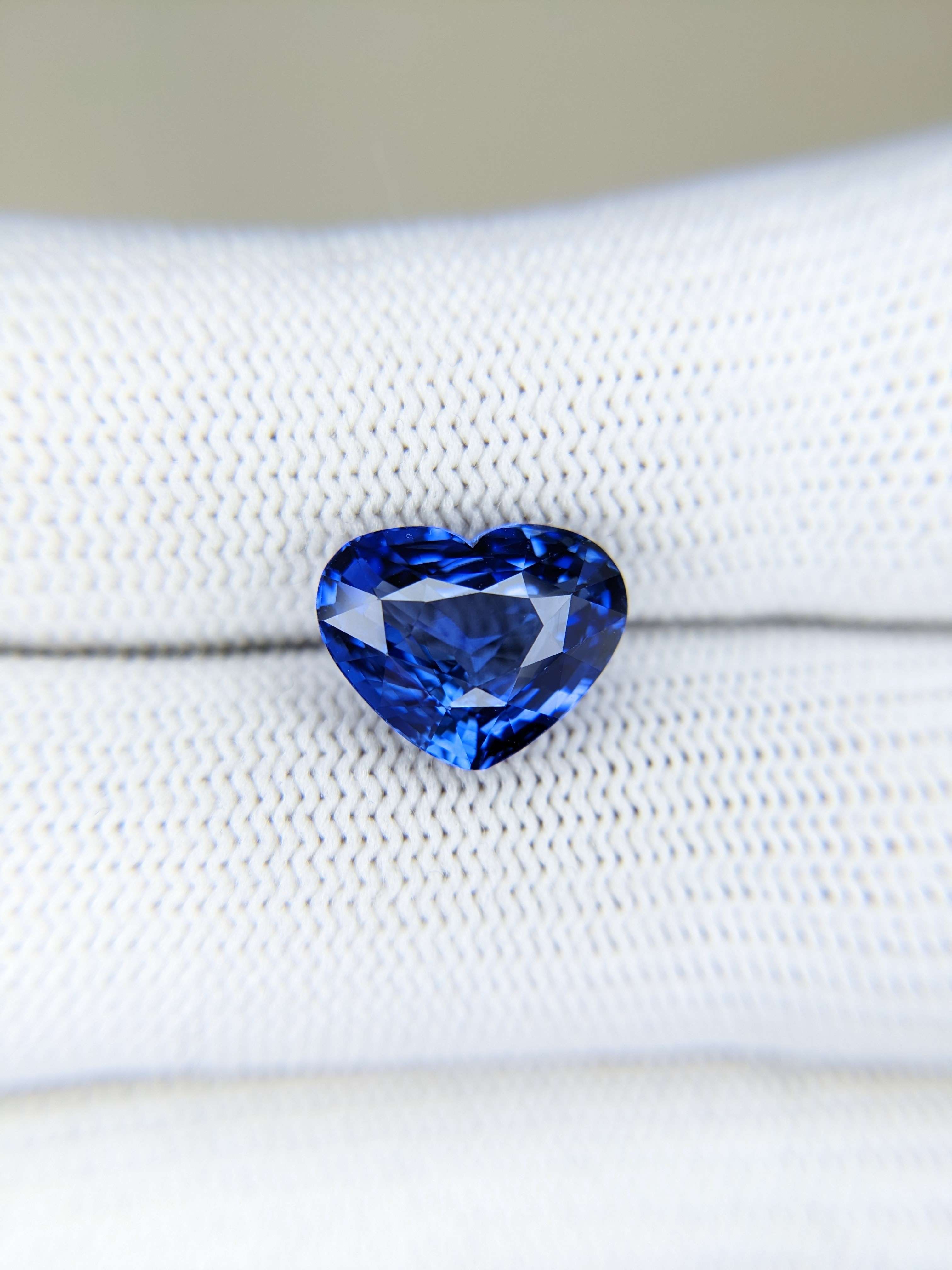 Sapphire Heart Shape: 5.20ct