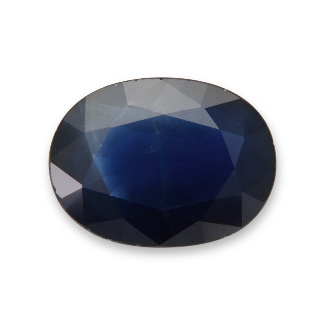 Sapphire Oval: 2.70ct