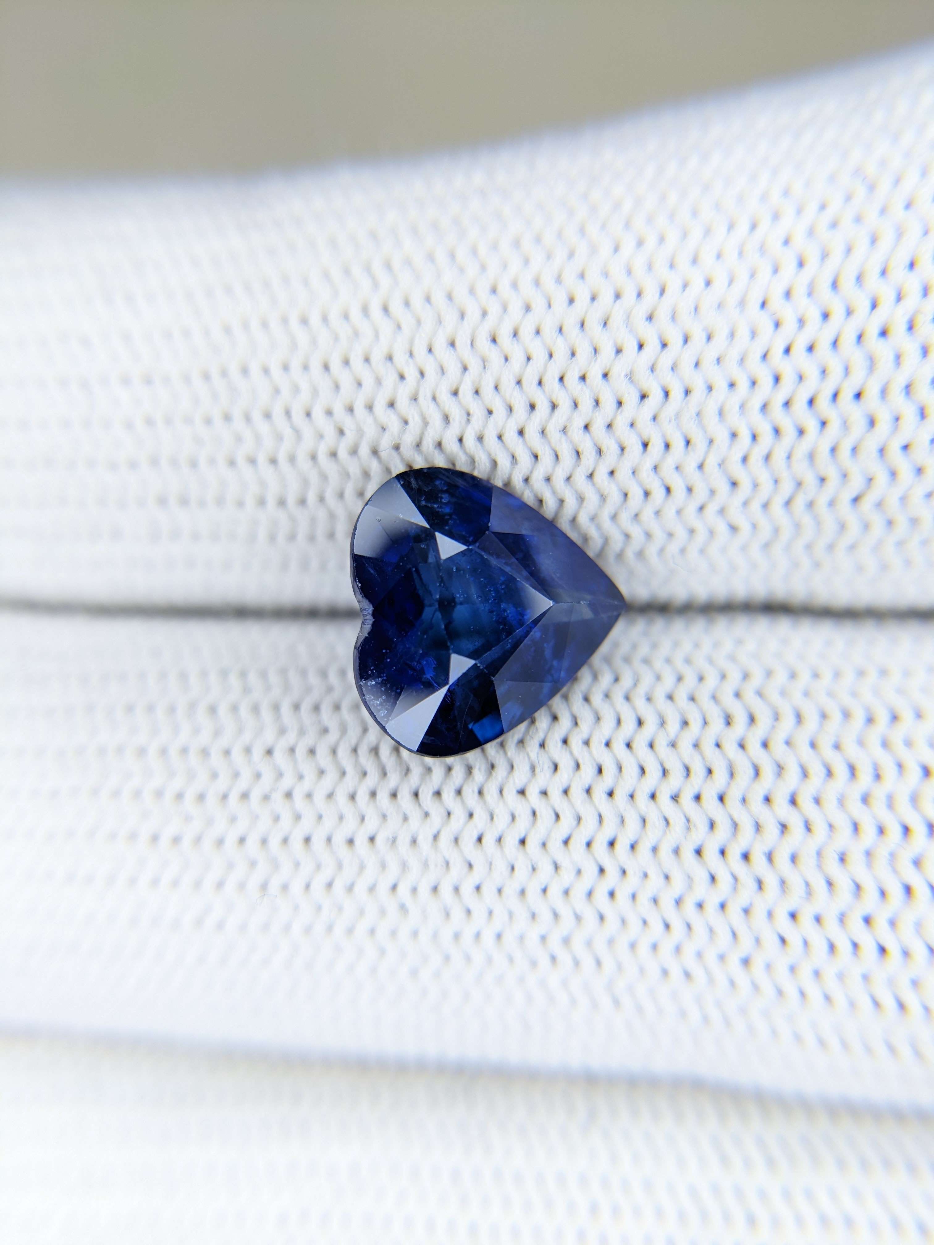 Sapphire Heart Shape: 3.68ct