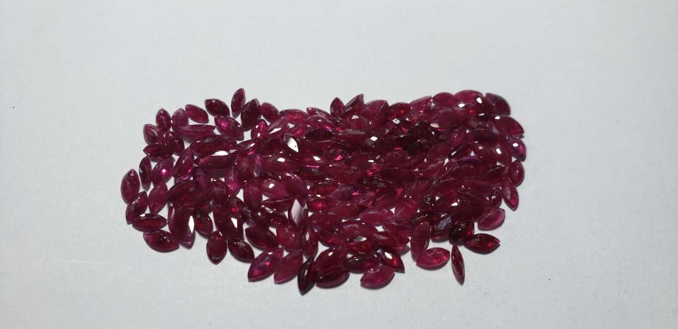 Ruby Marquise: 6mm x 3mm