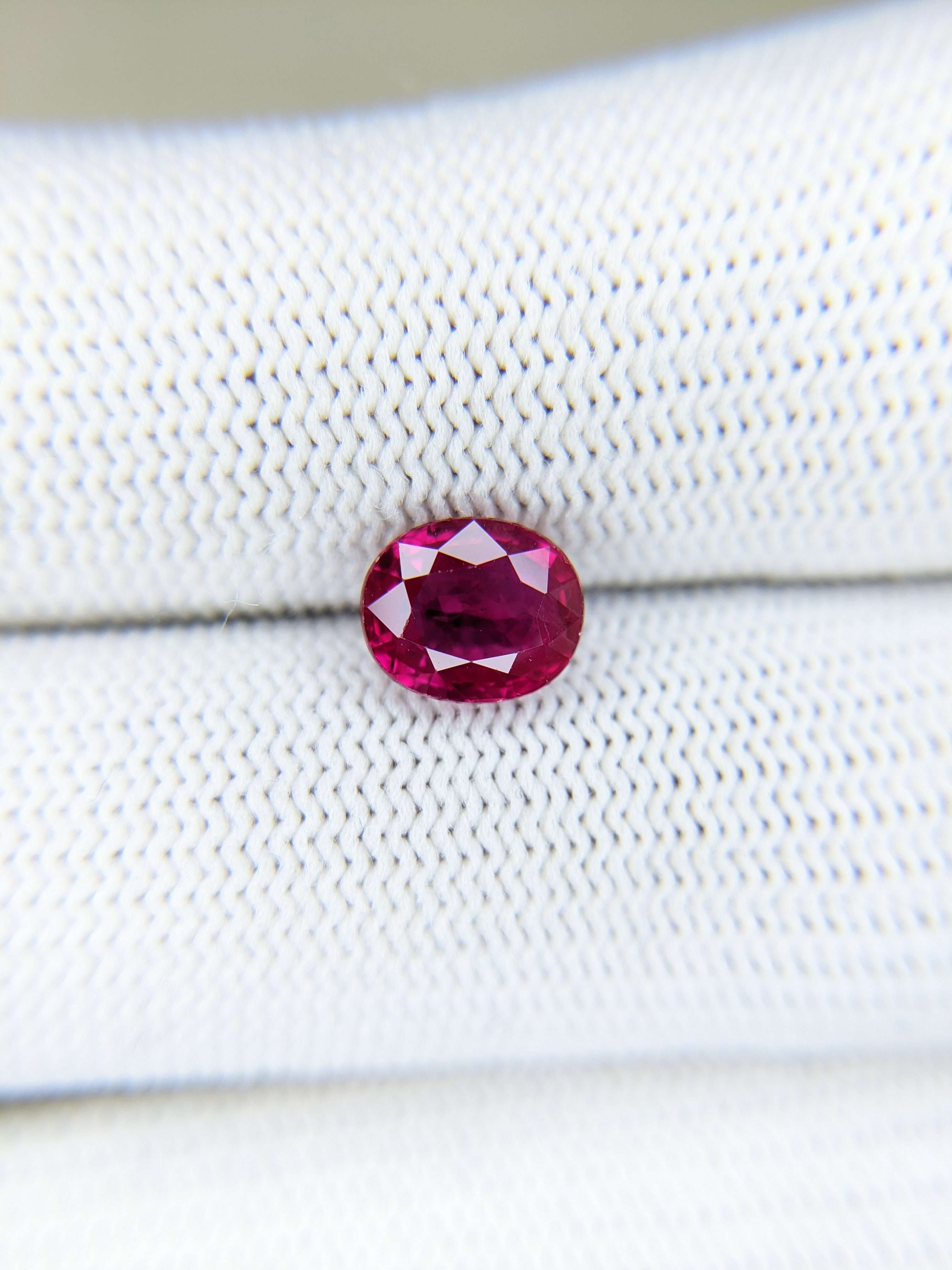 Ruby Oval: 2.08ct