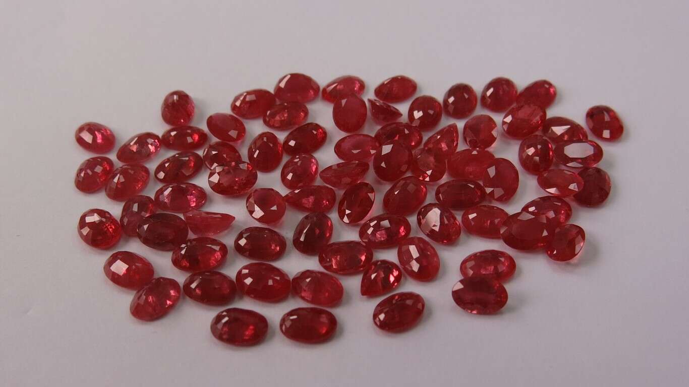 Ruby-Oval: 7mm x 5mm