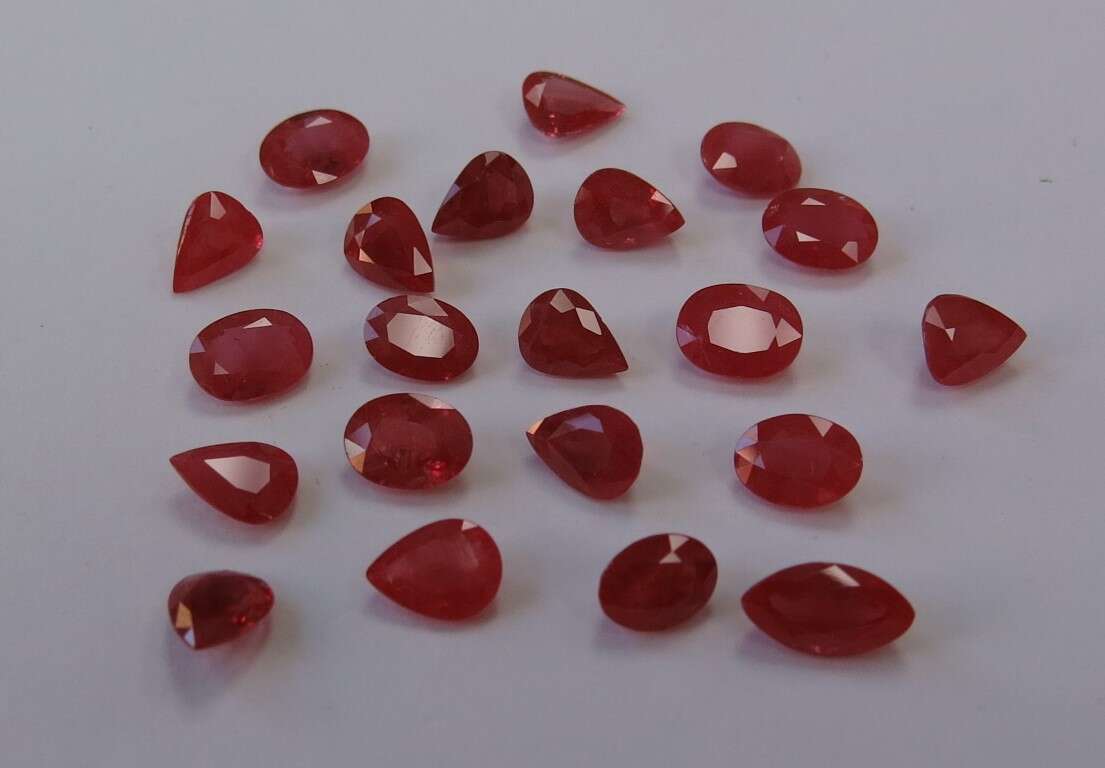 Ruby-Oval: 8mm x 6mm