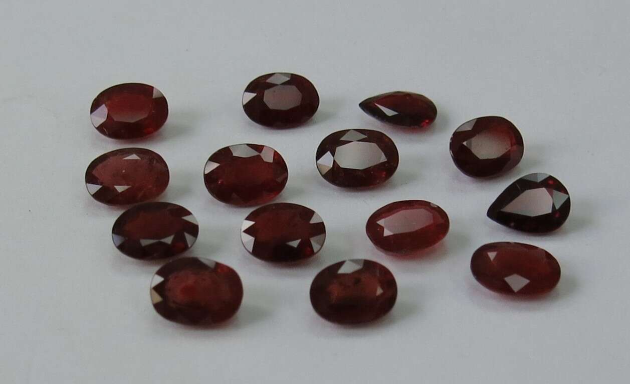 Ruby-Oval: 8mm x 6mm