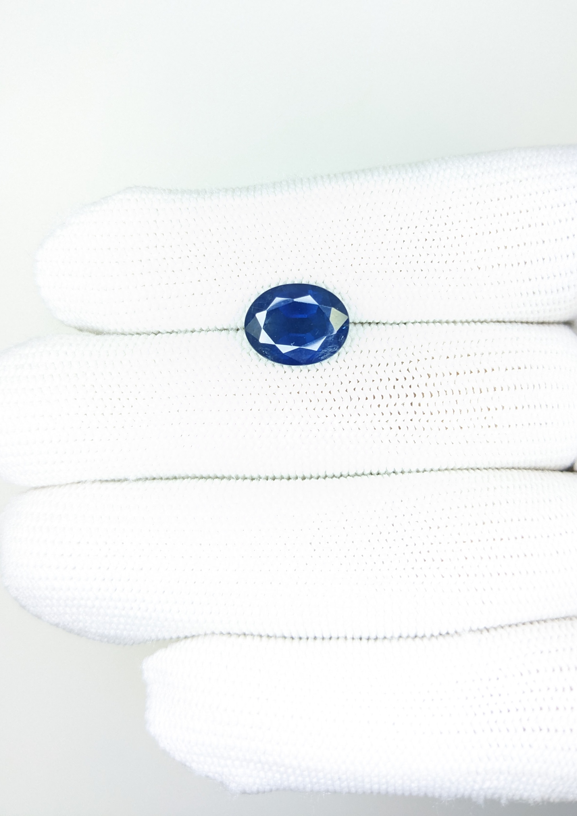 Sapphire Oval: 4.35ct
