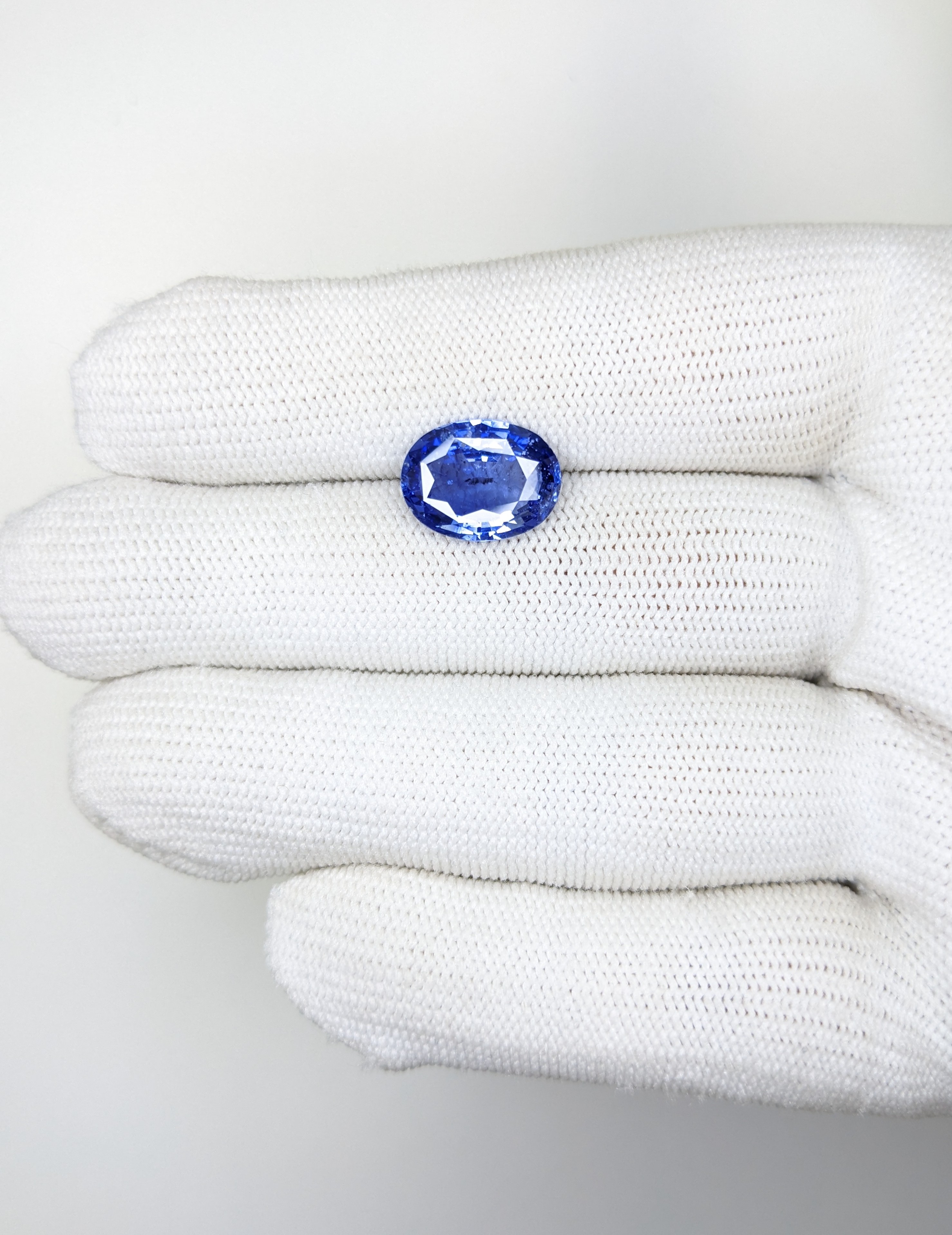Sapphire Oval: 5.01ct