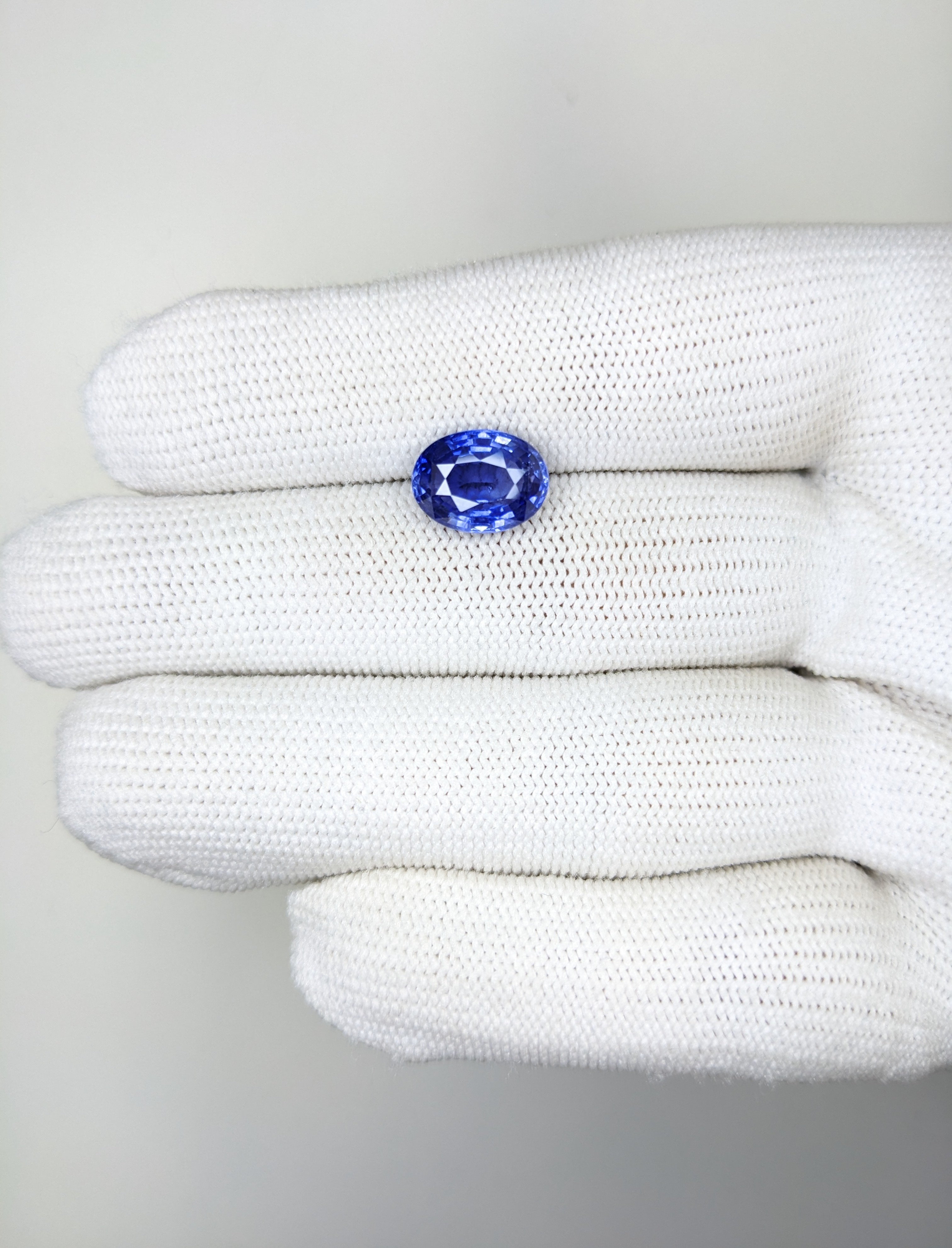 Sapphire Oval: 4.68ct