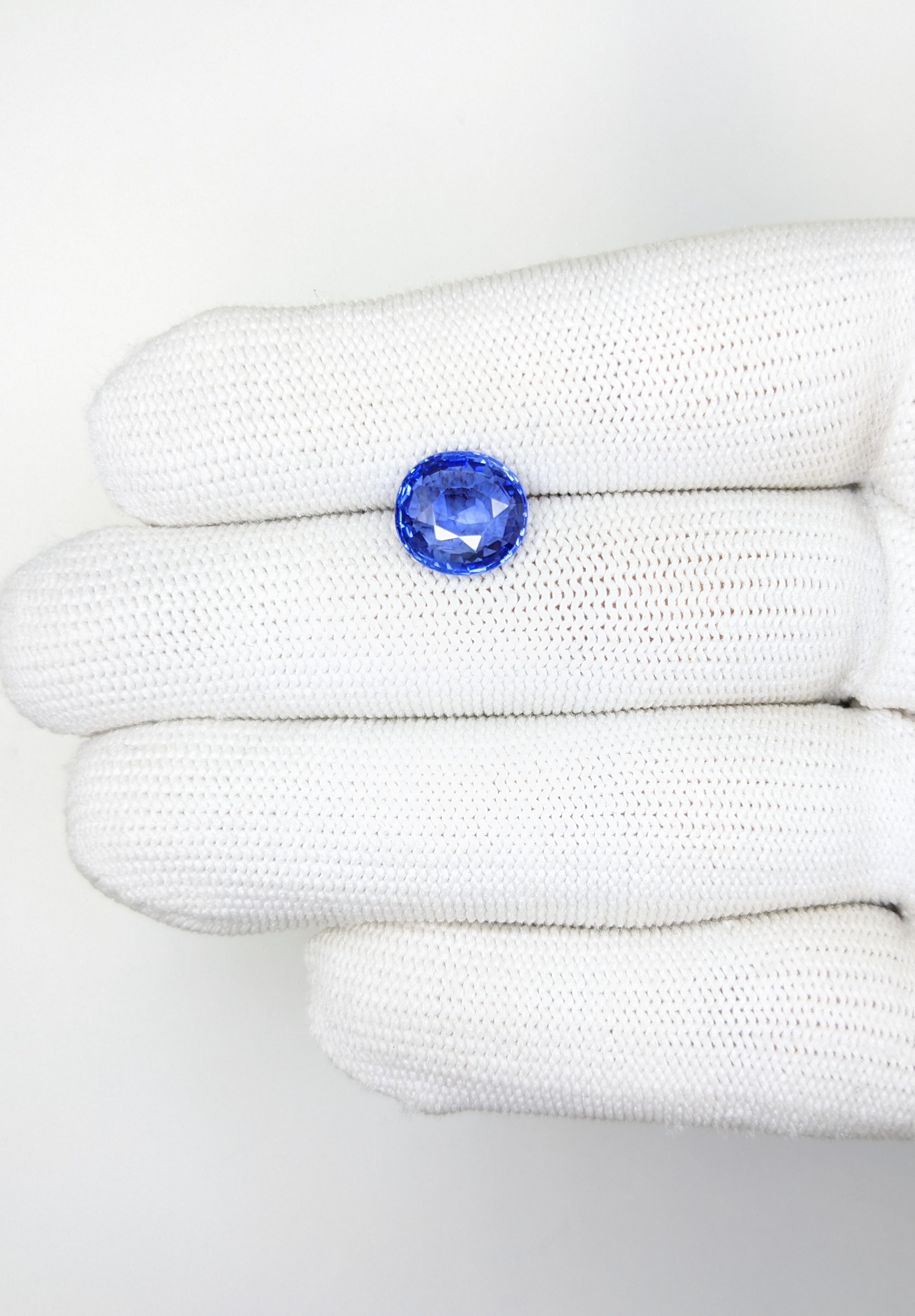 Sapphire Oval: 4.44ct