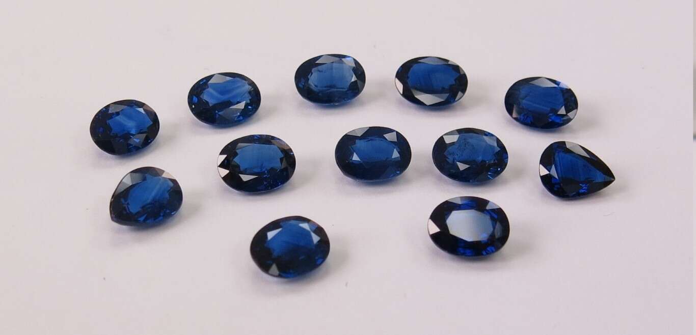 Blue Sapphire-Oval: 9mm x 7mm