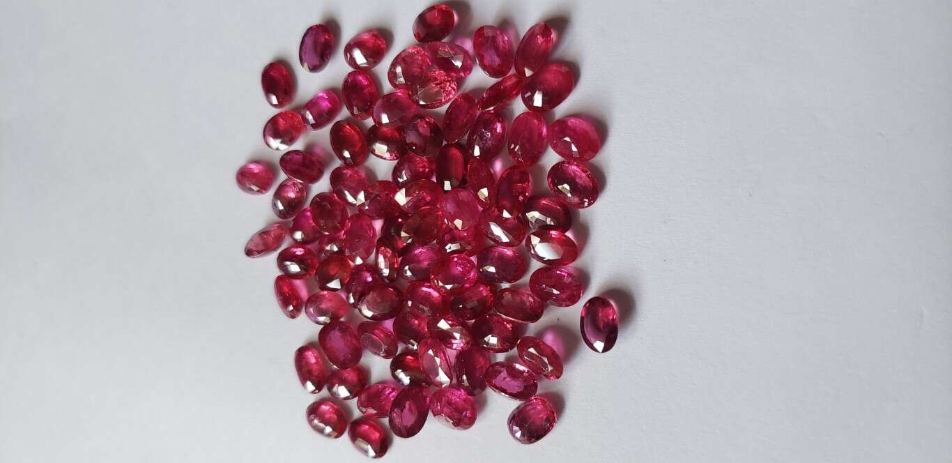 Ruby-Oval: 7mm x 5mm