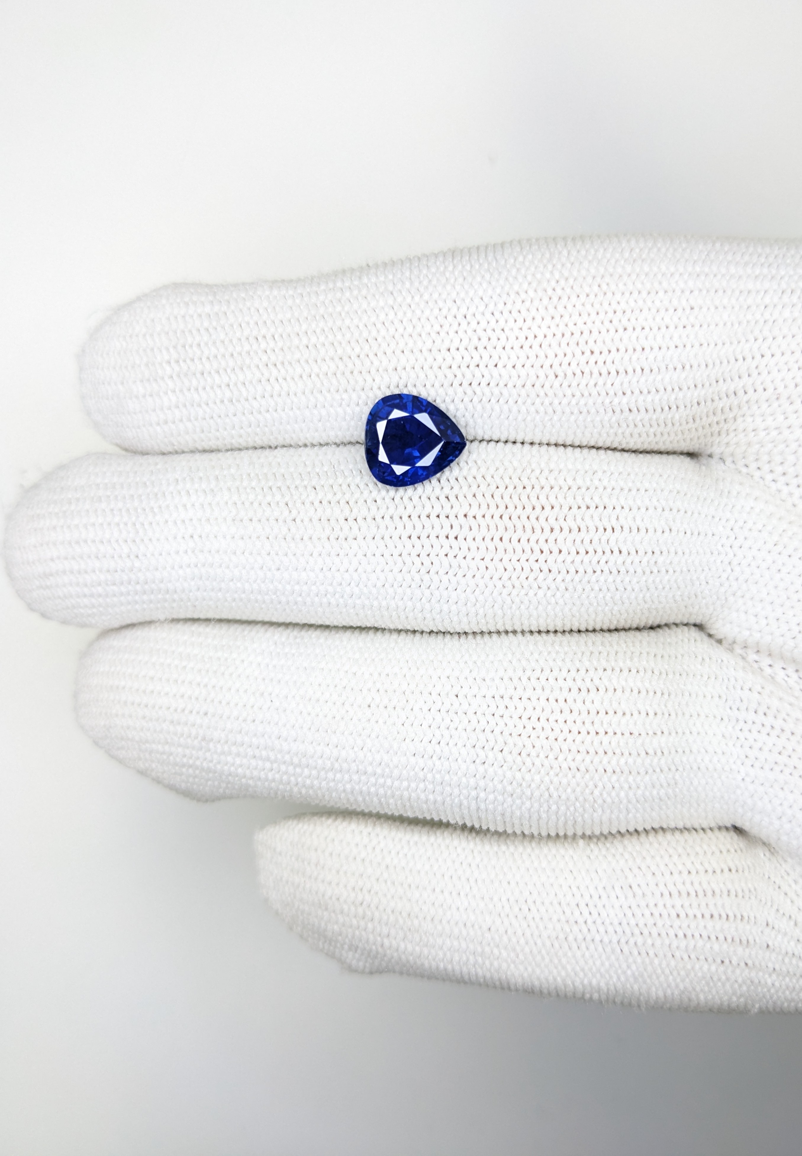 Sapphire Pear: 2.70ct