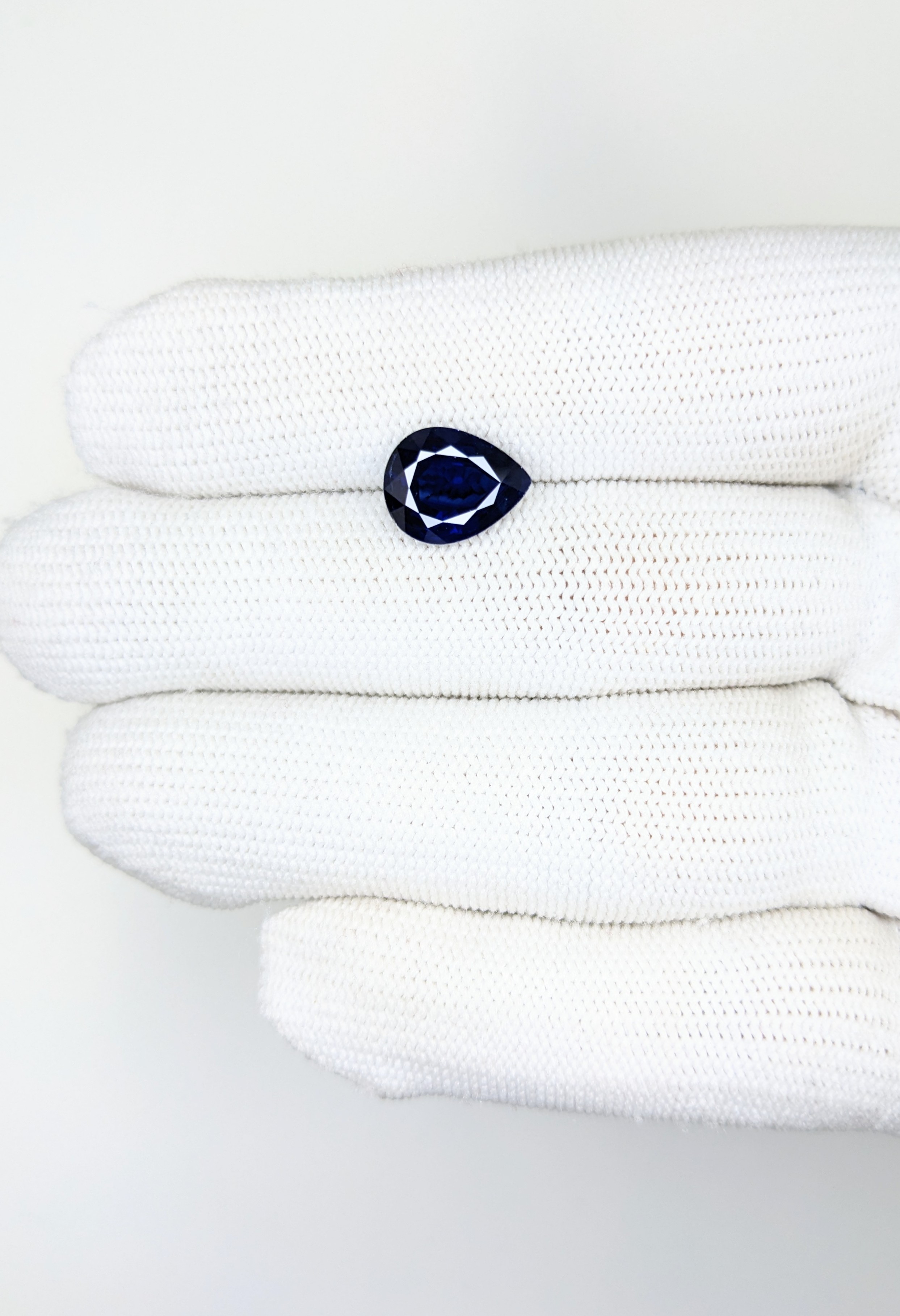 Sapphire Pear: 4.19ct