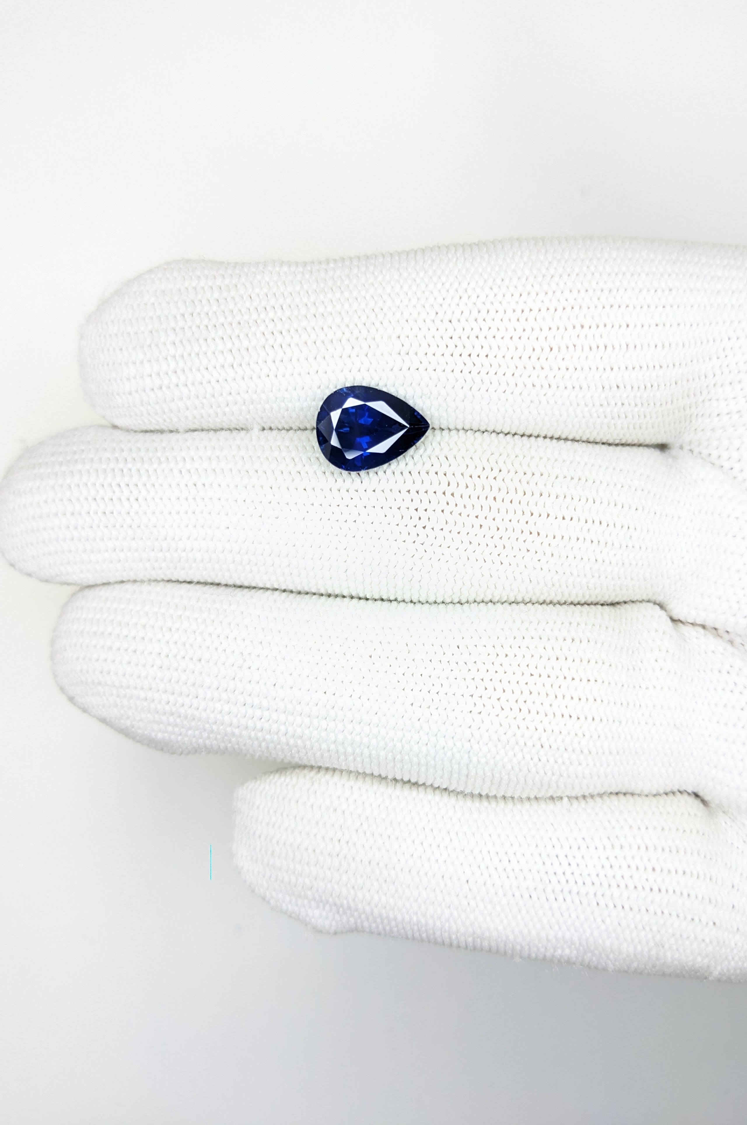 Sapphire Pear: 3.83ct