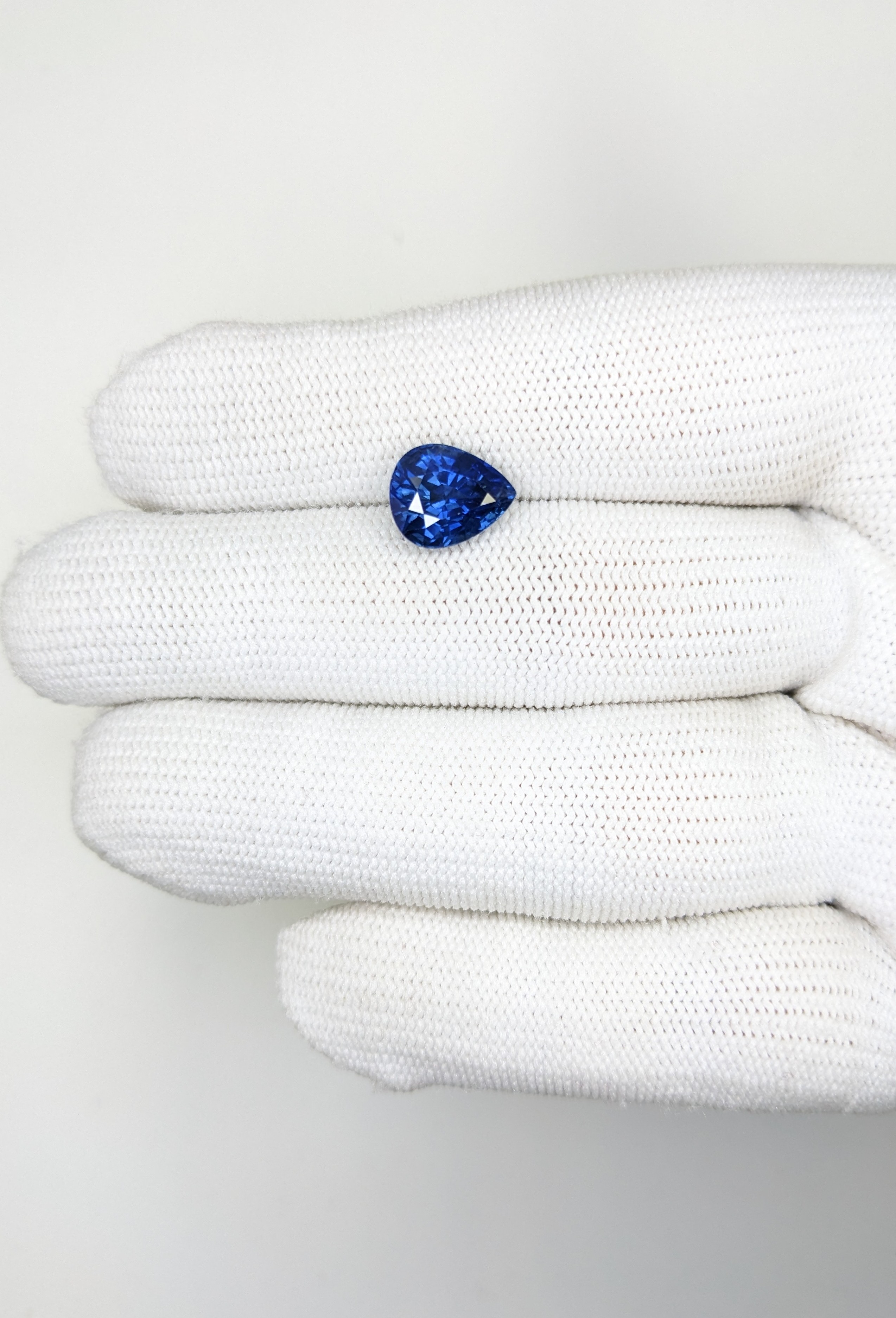 Sapphire Pear: 4.26ct