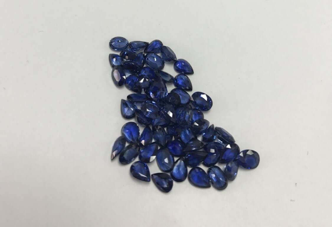 Blue Sapphire-Oval: 7mm x 5mm
